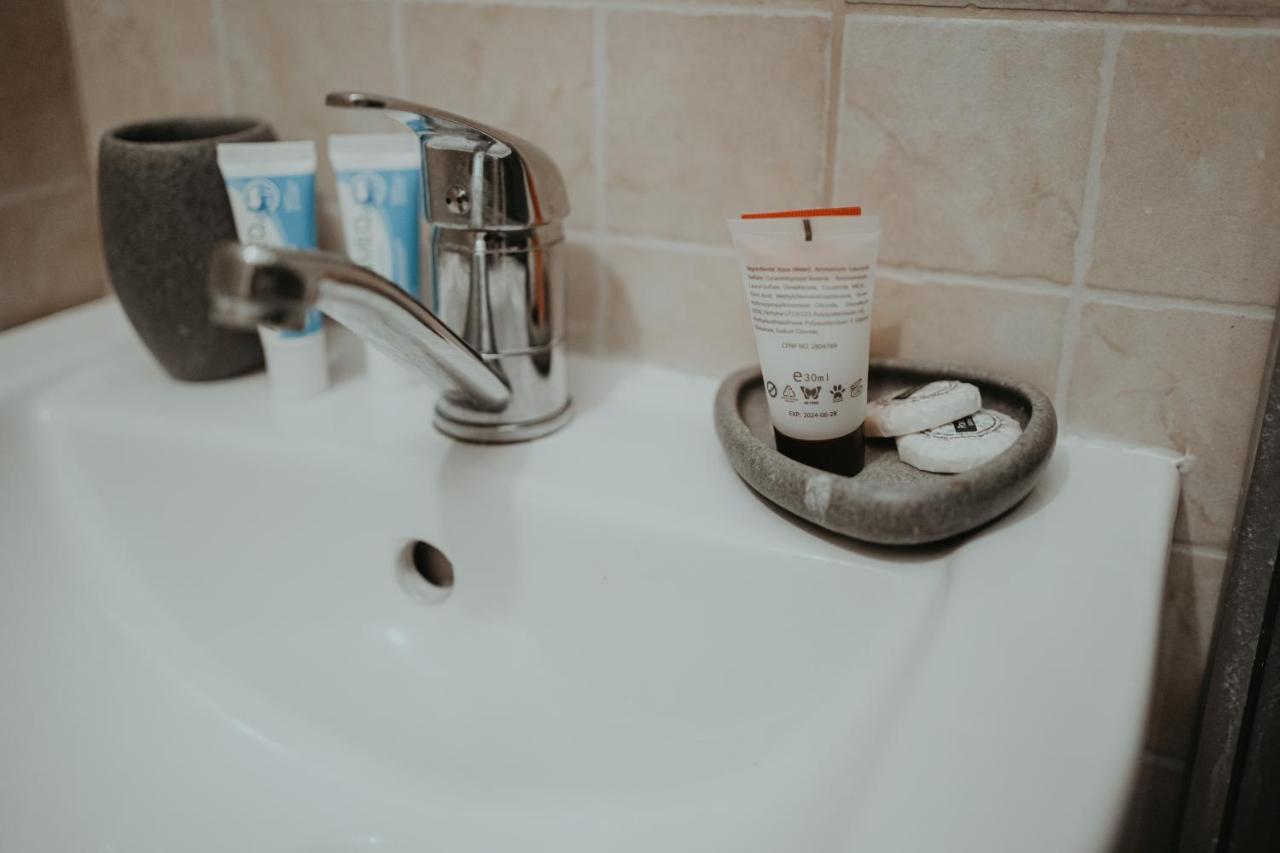 Apartament Studio Eroilor Kluż-Napoka Zewnętrze zdjęcie